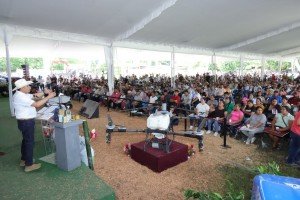 Obra p&uacute;blica, apoyo al campo y riqueza comunitaria para la Sierra Norte: Armenta