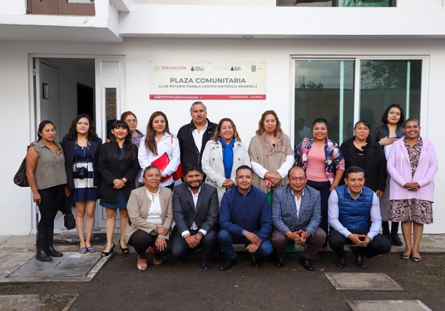 Entrega Mundo Tlatehui reconocimientos a docentes del IEEA, por su contribuci&oacute;n para abatir el rezago educativo