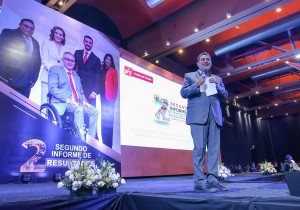 Asiste Sergio Salom&oacute;n a segundo informe legislativo del PT estatal