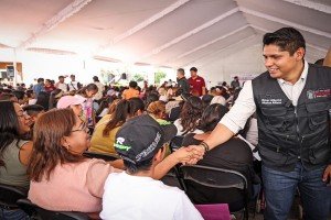 Omar Muñoz respalda a mil 500 familias con apoyos alimentarios