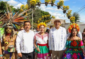 Visita Sergio Salomón altares monumentales en Huaquechula