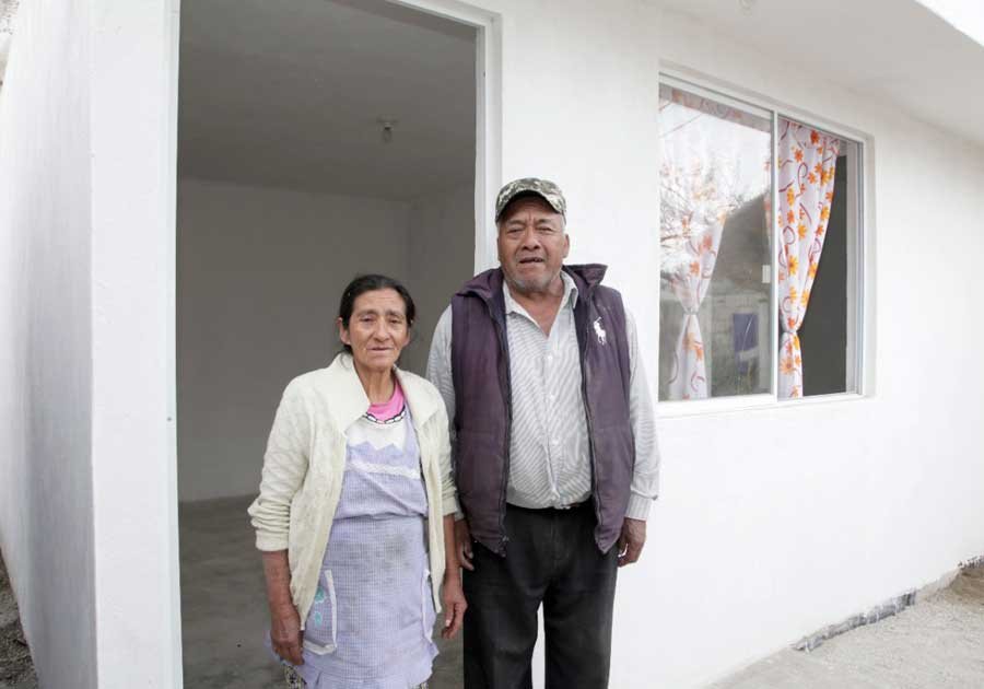 Apoya Bienestar a 90 familias de Chalchicomula y Palmar de Bravo con Cuartos Dormitorio