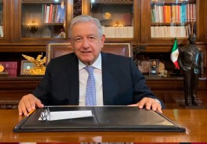 Anuncia AMLO compra de refinería en Houston
