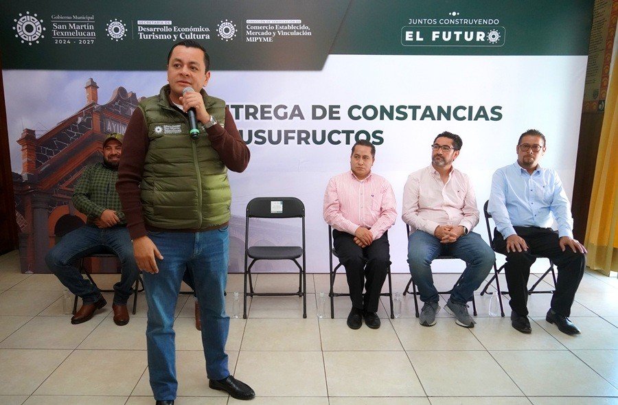 Gobierno de Juan Manuel Alonso Brindad certeza jur&iacute;dica a locatarios del Mercado Domingo Arenas en Texmelucan