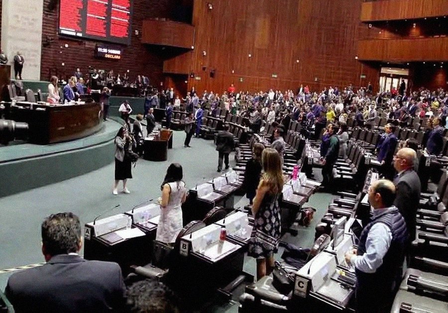 Avalan reelección de diputados en funciones