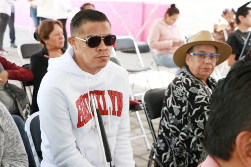 Entregan Pepe Chedraui y MariElise Budib bastones guía para invidentes