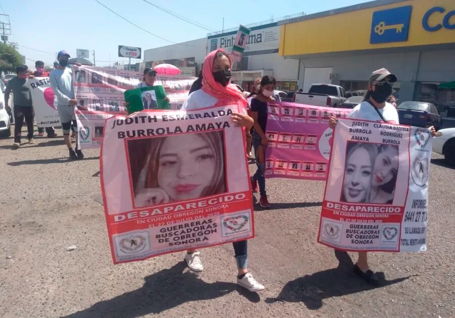 Funcionarios de Segob se re&uacute;nen con grupos de b&uacute;squeda de desaparecidos