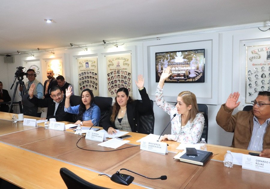 Aprueban en Comisión del Congreso reformas para prevenir violencia en el noviazgo