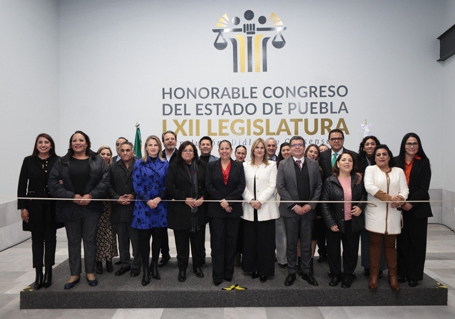 Inaugura Congreso exposición “Las Constituciones del Estado Libre y Soberano de Puebla y el Federalismo