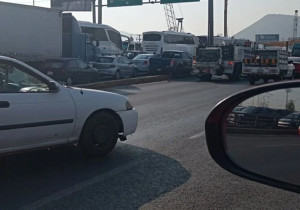 Caos en la autopista México-Puebla por mantenimiento vial
