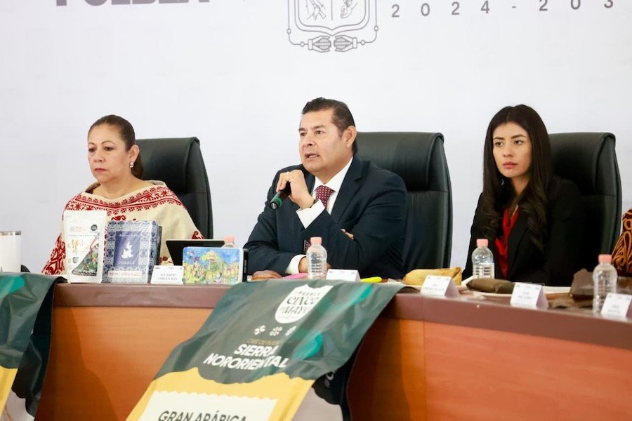 Alejandro Armenta afirma que hubo y habr&aacute; apoyos al transporte; rechaza presi&oacute;n por paro