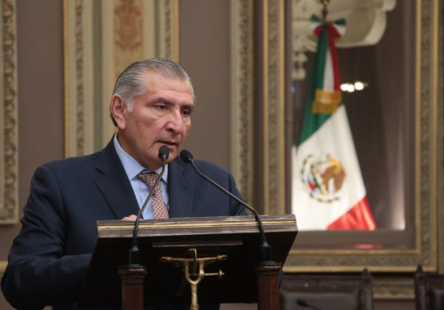 Dej&oacute; PAN un &ldquo;pa&iacute;s en llamas&rdquo;, reprocha Ad&aacute;n Augusto