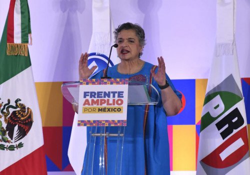 Construcci&oacute;n del Frente Amplio, lejos de dimes y diretes internos: Beatriz Paredes