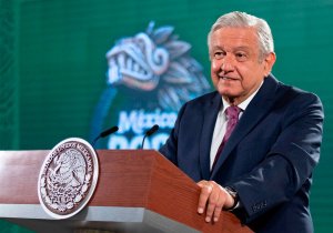 Consulta, un ejercicio moral: AMLO