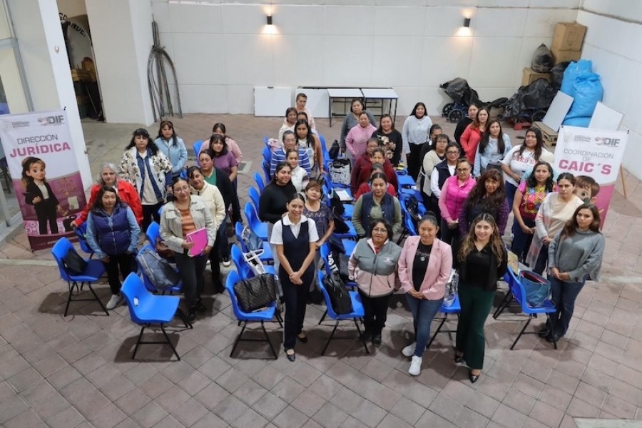 Fortalece SMDIF capacitaci&oacute;n de maestras de CAIC&acute;S