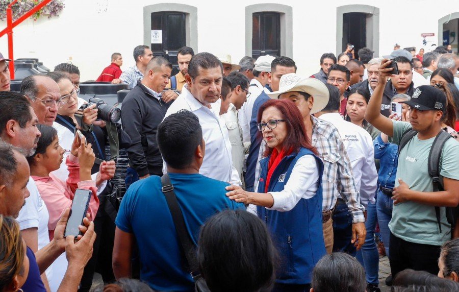 Gobernador Armenta se reúne con damnificados de la región de Tlacuilotepec