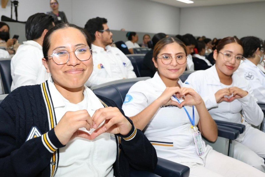 Suma voluntades SEDIF y logra 12 reconstrucciones mamarias