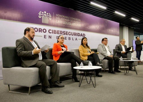 Necesario tipificar ciberasedio para garantizar seguridad y justicia: panelistas en Foro de Divulgación