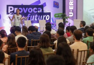 Claudia Sheinbaum sostuvo un encuentro con jóvenes universitarios de Nuevo León