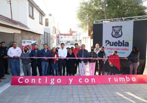 Entregan 3 nuevas calles del programa Construyendo Contigo