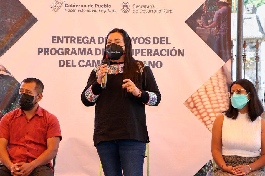 Entrega SDR apoyos para programas de Recuperación del Campo Poblano