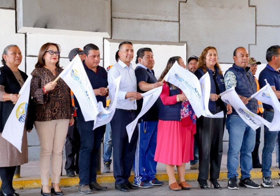&nbsp;Inicia Mundo Tlatehui rehabilitaci&oacute;n con concreto estampado en la calle 14 Oriente
