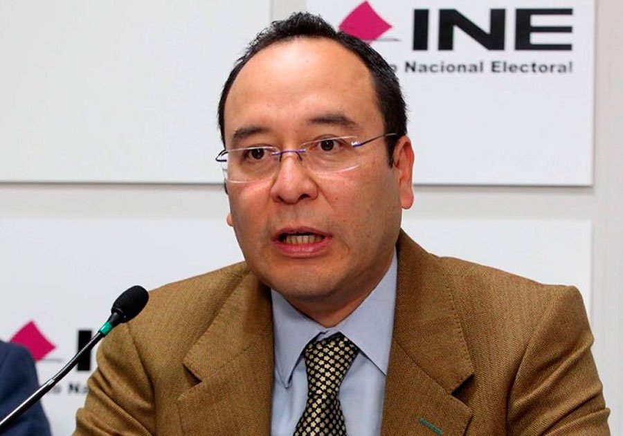 INE ordena a AMLO retirar material de la mañanera