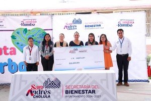 Fortalece Lupita Cuautle la educaci&oacute;n y el cuidado ambiental con entrega de apoyos en San Rafael Comac