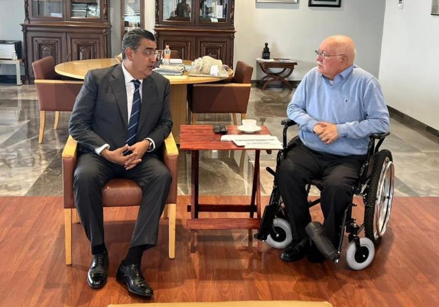 Se reúne Sergio Salomón con auditor Superior de la Federación