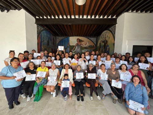 Tonantzin Fern&aacute;ndez reconoce la labor docente en espacios comunitarios de San Pedro Cholula