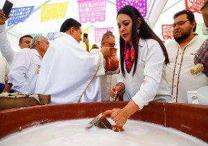 Tonantzin Fernández fortalece la identidad de San Pedro Cholula en la Tlahuanca 2025