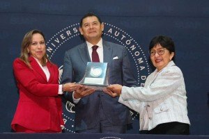 Como orgulloso egresado BUAP, gobernador Armenta abre puertas a servicio social universitario