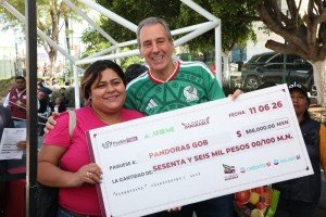 Entrega Pepe Chedraui cheques de &ldquo;Tu Cr&eacute;dito Imparable&rdquo; en San Jer&oacute;nimo Caleras