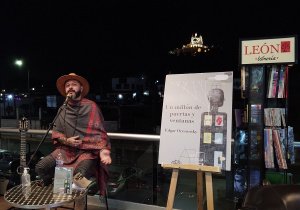 Presentó Oceransky su poemario: ‘hay líneas que escribo yo y otras el destino’