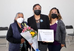 Se gradúan 9 jóvenes del bachillerato del DIF Municipal