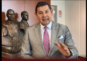 #Video I Salud, bienestar y esperanza les desea el presidente de la Mesa Directiva del Senado