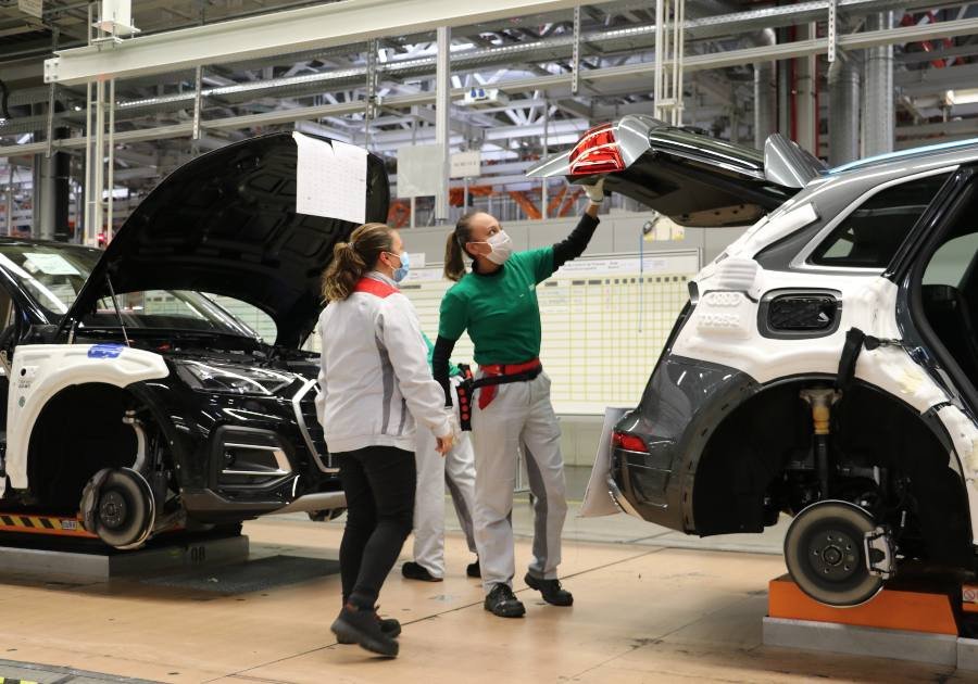 Crece producción manufacturera en Puebla: Economía