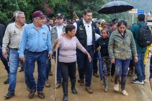 Gobierno de Puebla, en coordinación con Defensa, Marina y Guardia Nacional mantiene apoyo a afectados en la Sierra Norte