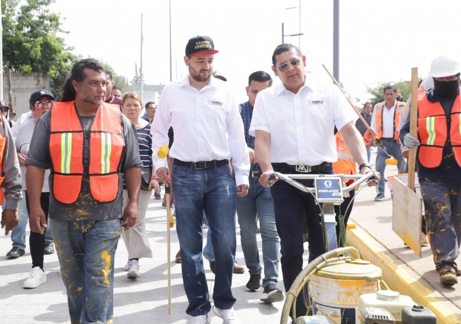 Soy gobernador, pintor y jardinero, porque me identifico con el Pueblo: Armenta