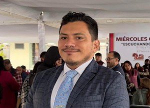 El s&iacute;ndico que se aferra; y un sindicato que se calienta
