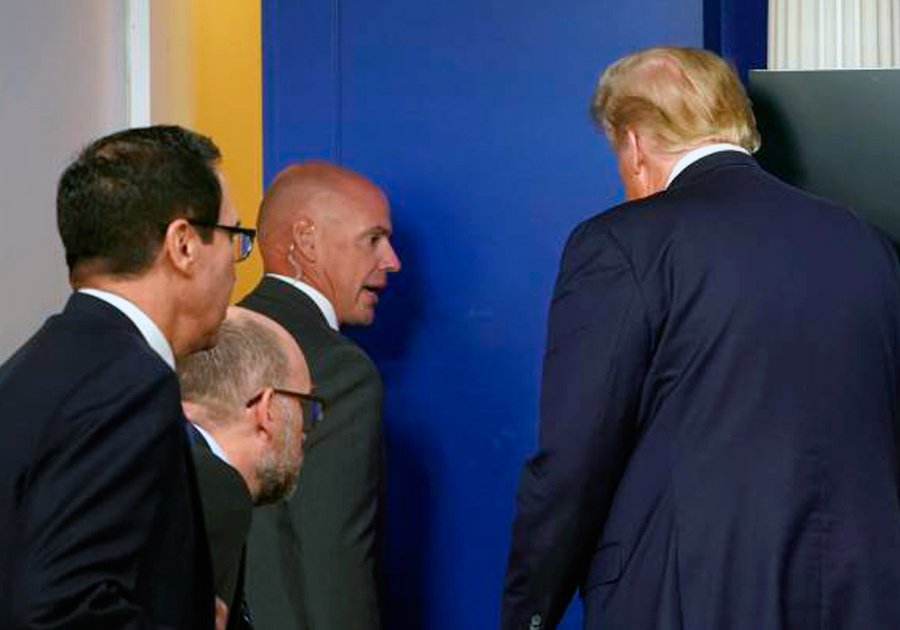 Desalojan a Trump por tiroteo en la Casa Blanca