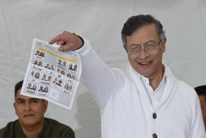 Petro desconoce resultados preliminares que colocan l&iacute;der a De la Espriella