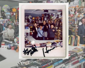 Los Tigres del Norte llevan la voz del migrante al Tiny Desk