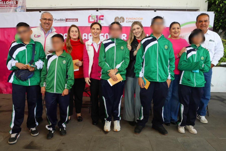 Beneficia Marielse Budib a 200 niñas y niños con entrega de anteojos graduados