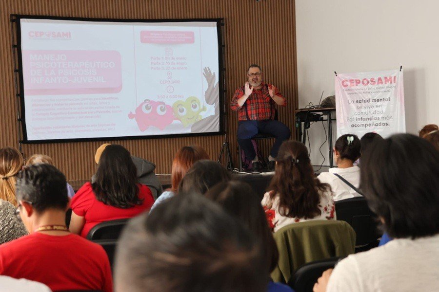SEDIF capacita a profesionales poblanos en salud mental