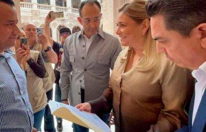 La FGR cita a declarar a la gobernadora Maru Campos por el caso de agentes de la CIA