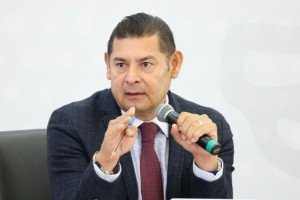 Transporte con legalidad y sin corrupción: Armenta llama a alcaldes a respetar la ley
