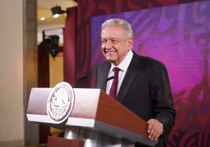 Desmiente AMLO venta de balasto al Tren Maya de sus hijos Andrés y Gonzalo