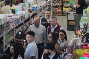 Con operativo, IMPI decomisa mercancía en tienda china en zona de Angelópolis