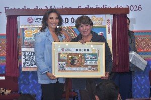 Delfina Gómez y Olivia Salomón presentan billete conmemorativo por el Día Mundial del Perro